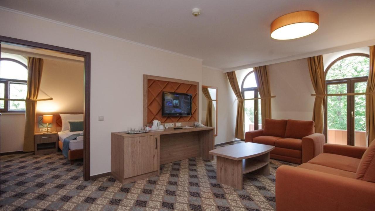 Wellness Hotel ยูลา ภายนอก รูปภาพ