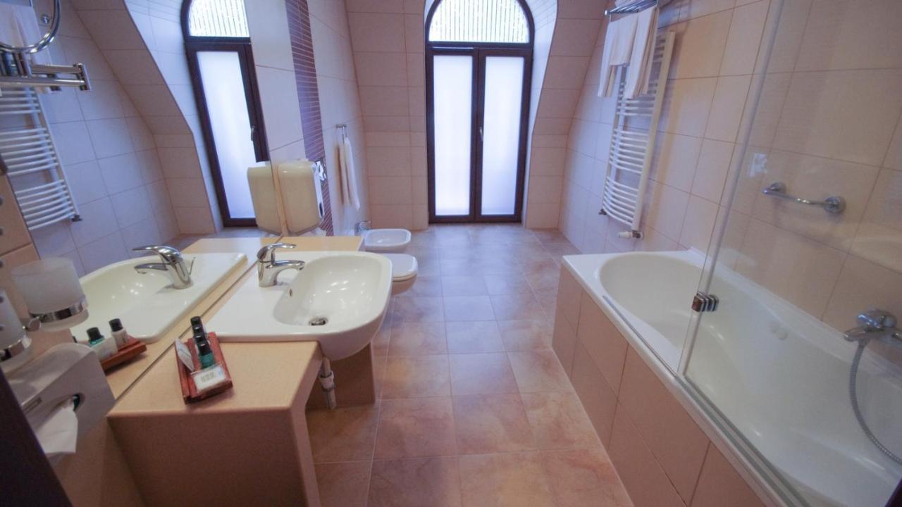 Wellness Hotel ยูลา ภายนอก รูปภาพ