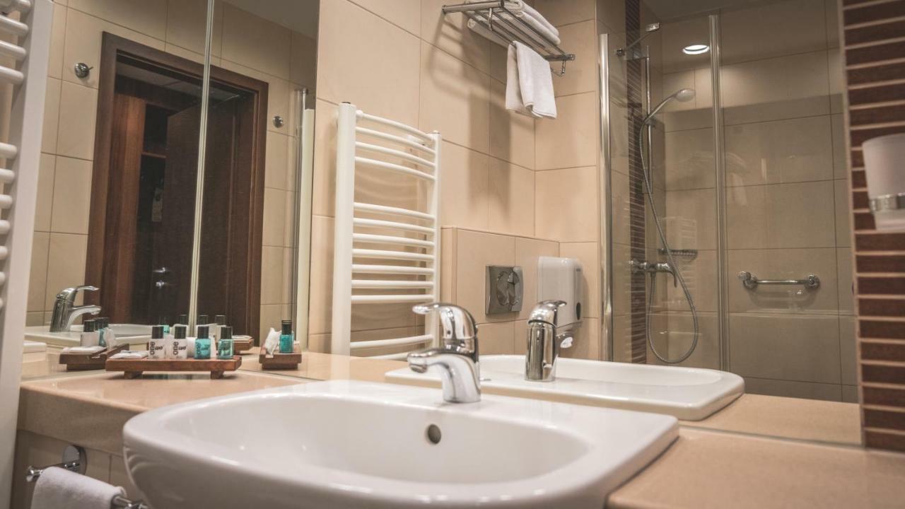 Wellness Hotel ยูลา ภายนอก รูปภาพ